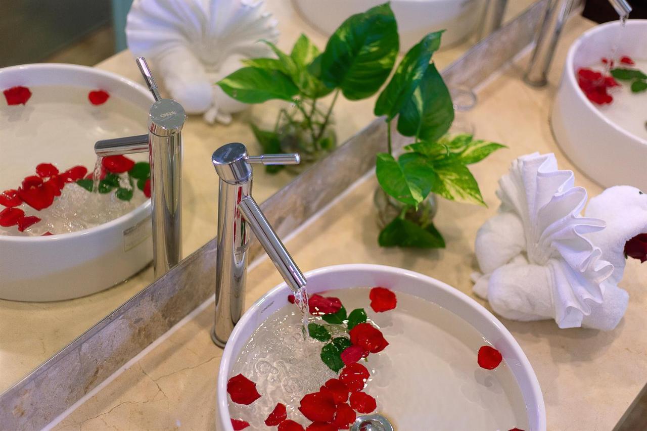 Hoi An Aurora Riverside Hotel And Spa Экстерьер фото